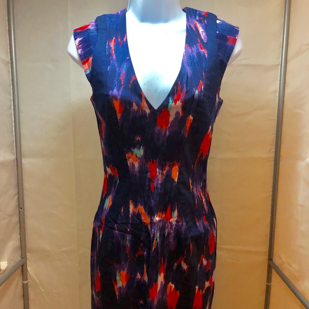 V Neck Knee Length Form Fitting Dress